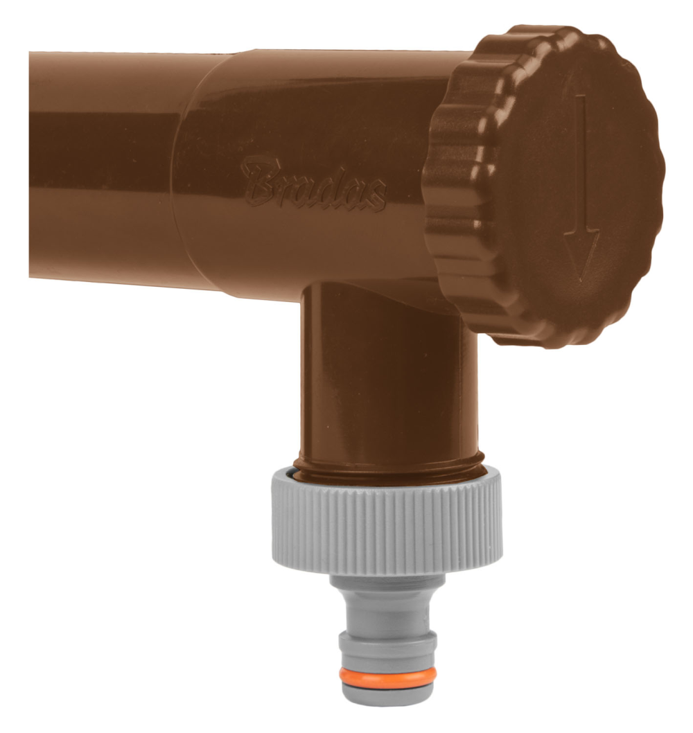 Close-up van de kraan aan de regentonvuller