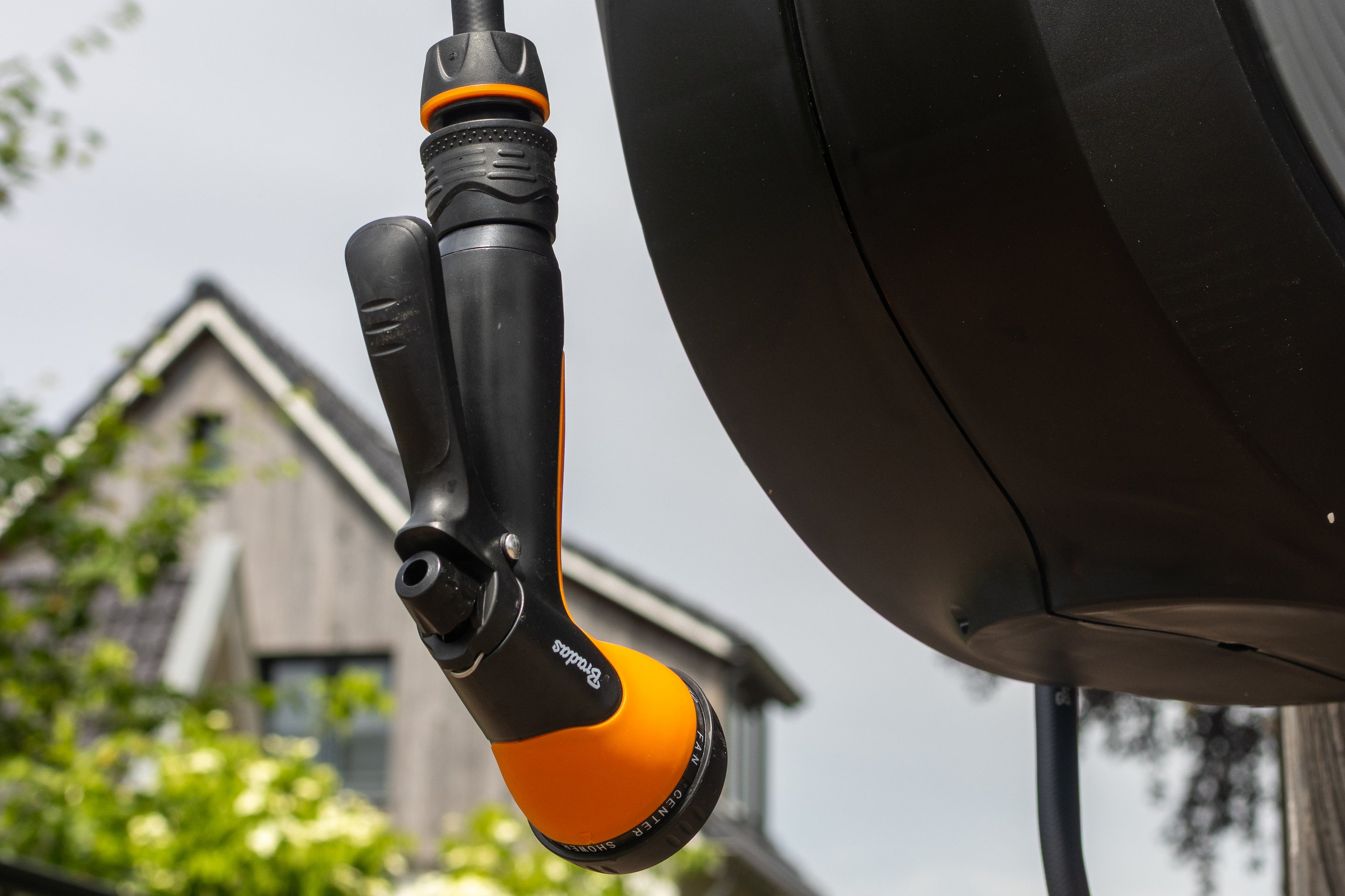 Bradas Black Line Wandslangenbox 20m - Automatisch Oprolbaar met 8-Functie Sproeipistool